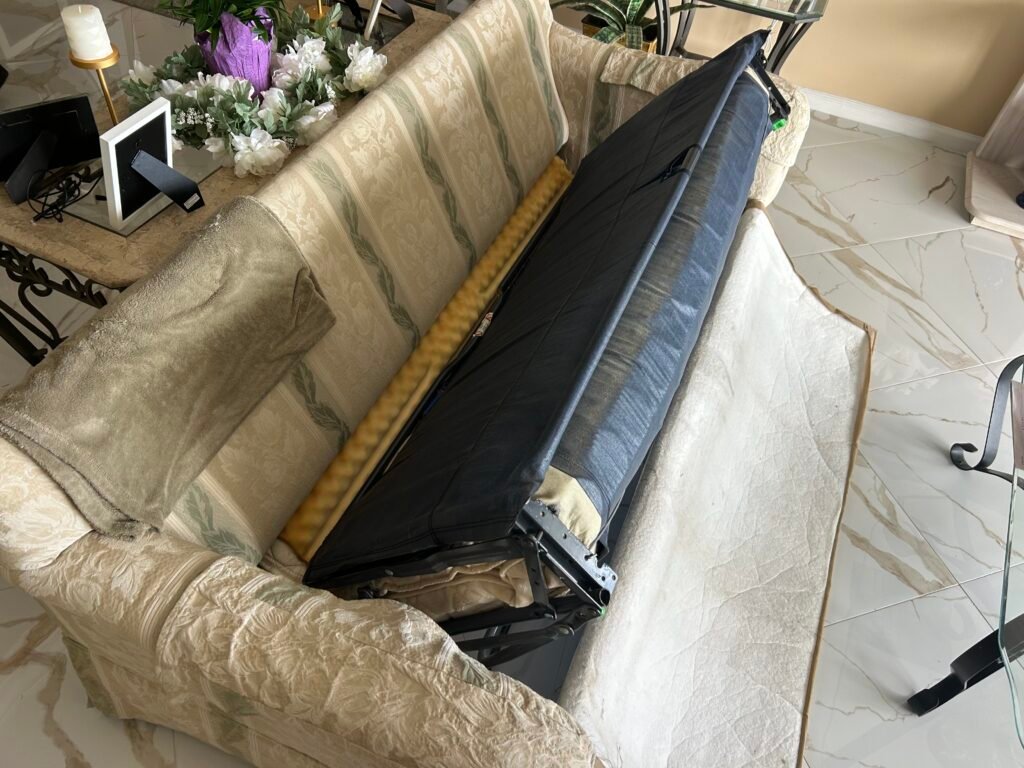 Couch removal and disposal in Palm Beach County, Florida